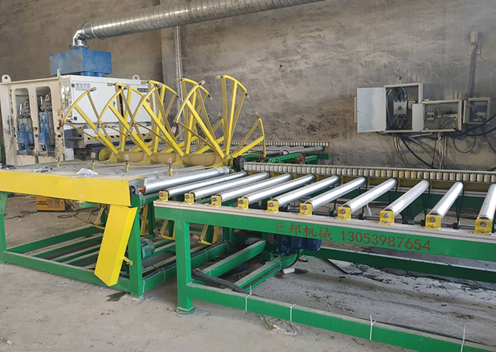 翻板機應用現(xiàn)場