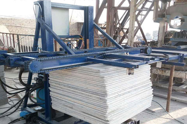 全自動送板機(jī)設(shè)備