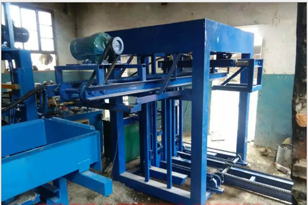 全自動(dòng)送板機(jī)企業(yè)多元化發(fā)展需因時(shí)制宜